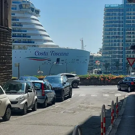 Verso Il Mare Darsena サヴォーナ